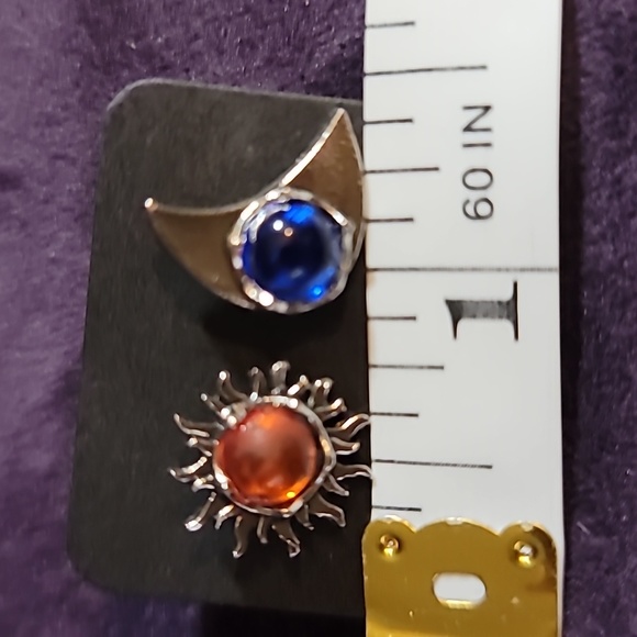 Post earrings/Sun & Moon - Picture 3 of 3